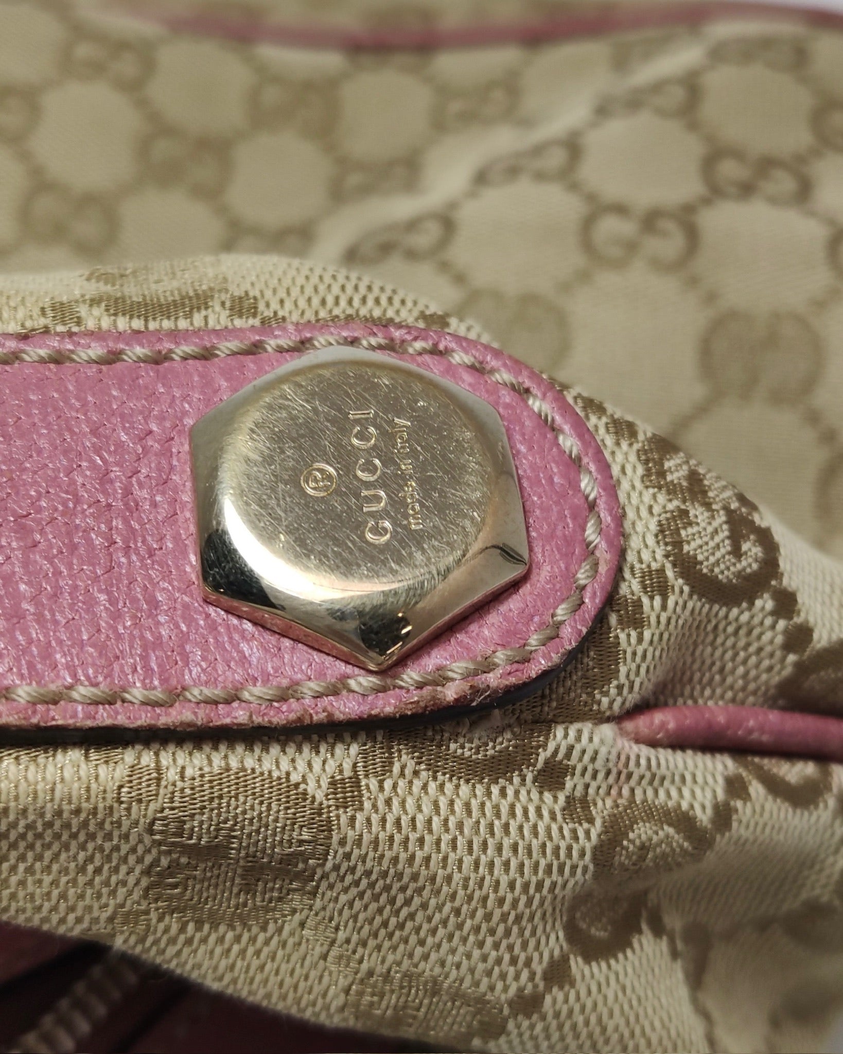 Gucci Hobo Bag Pink Details