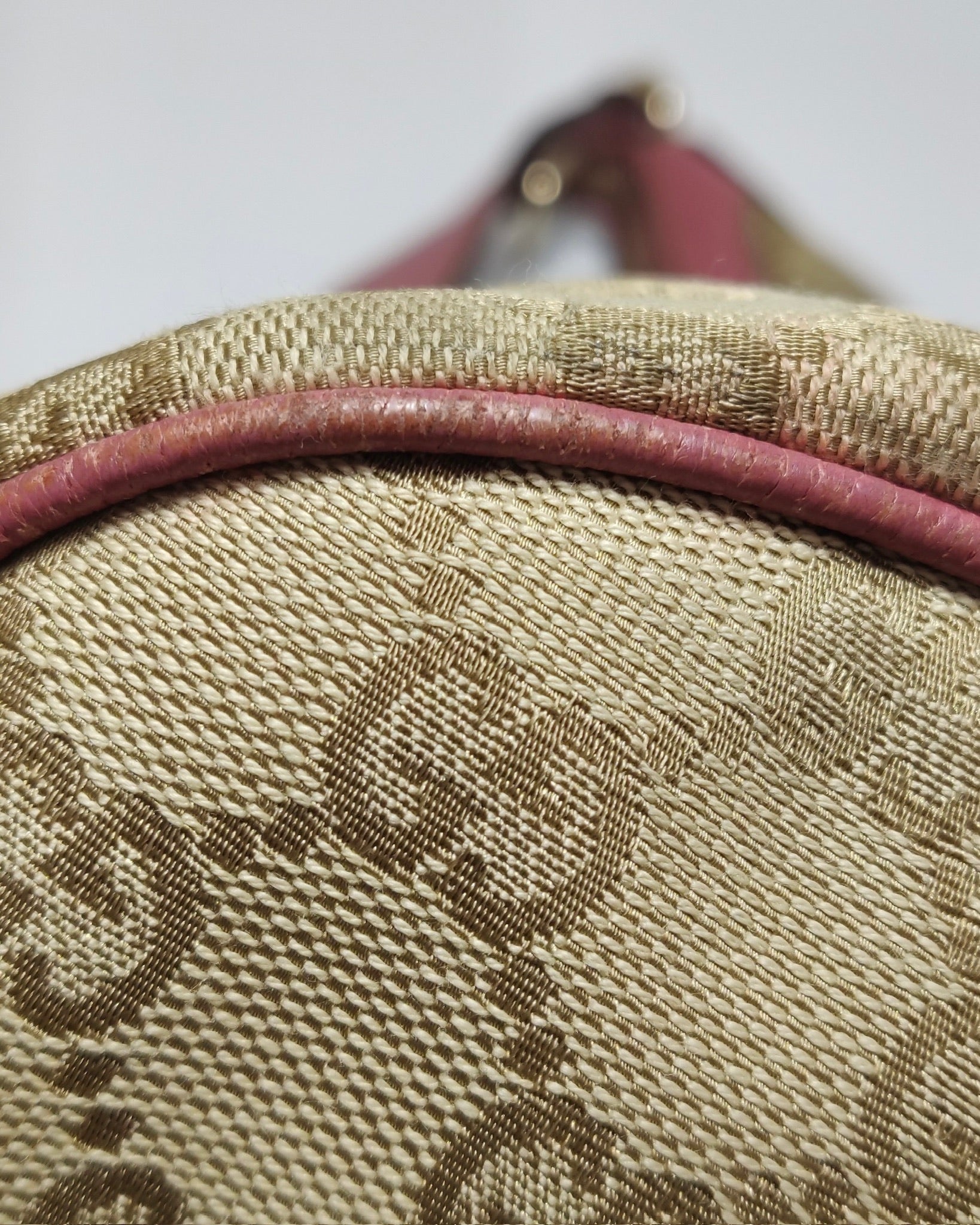 Gucci Hobo Bag Pink Details