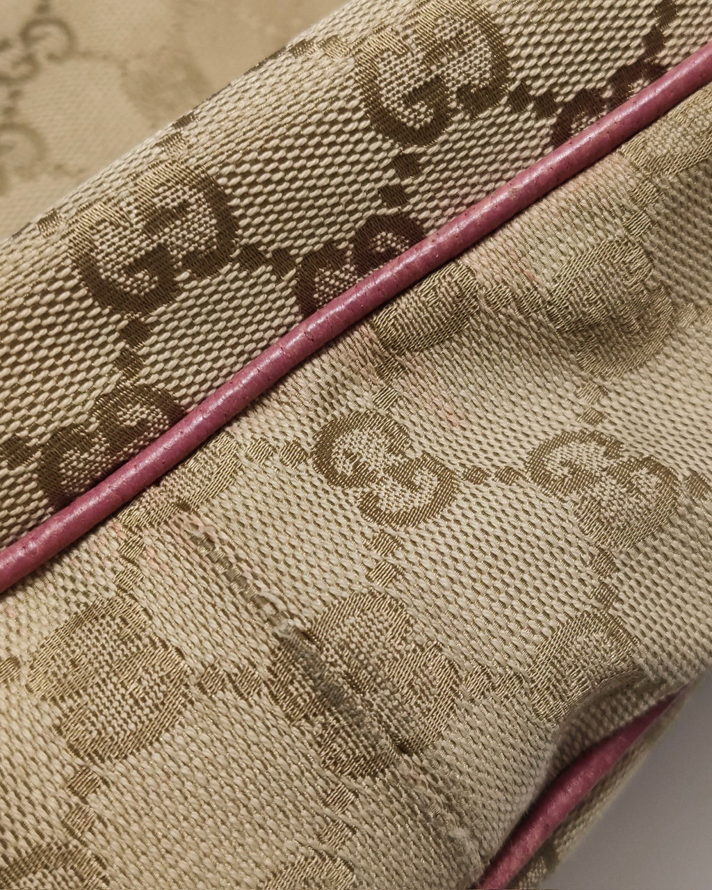 Gucci Hobo Bag Pink Details