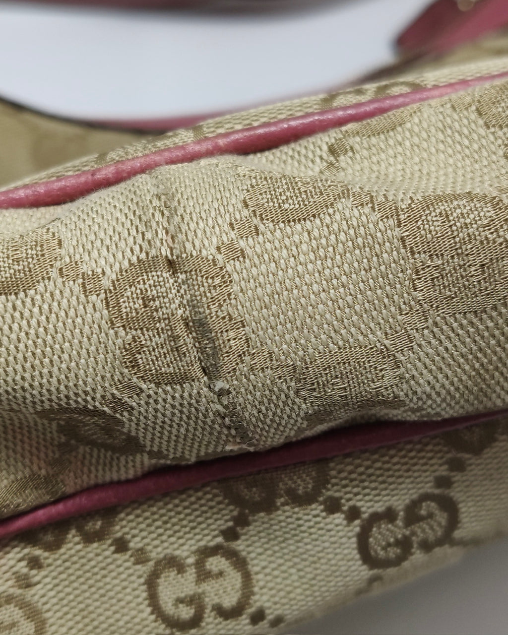 Gucci Hobo Bag Pink Details