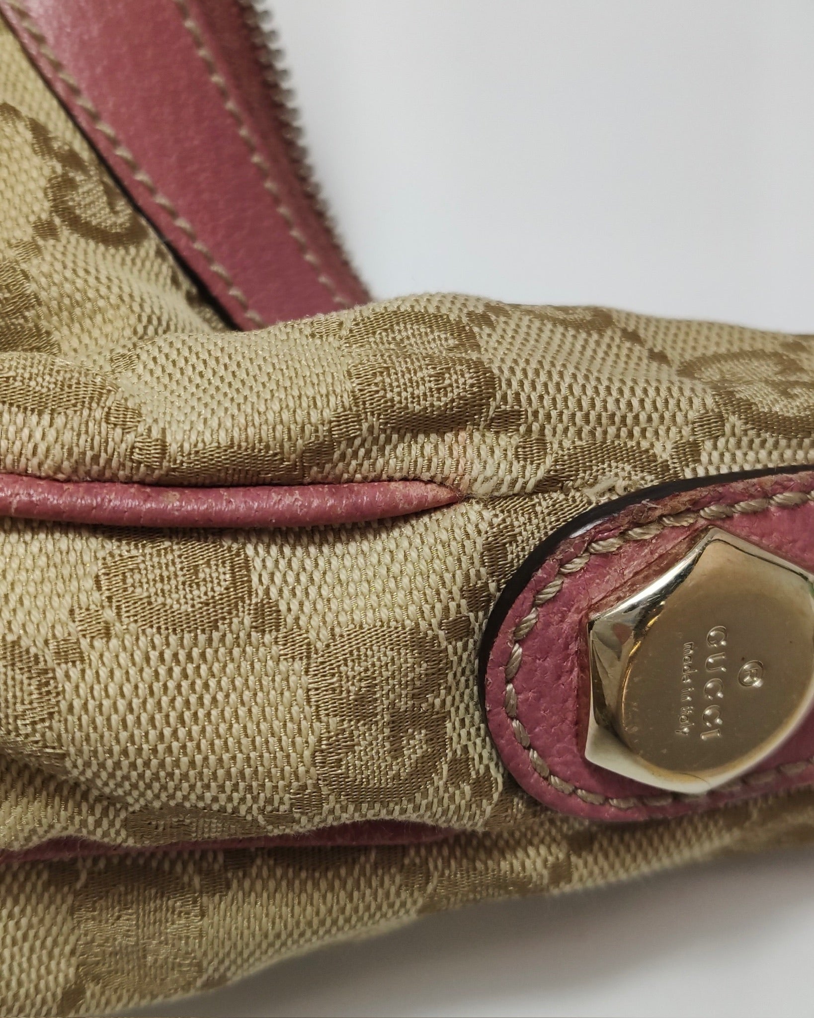 Gucci Hobo Bag Pink Details