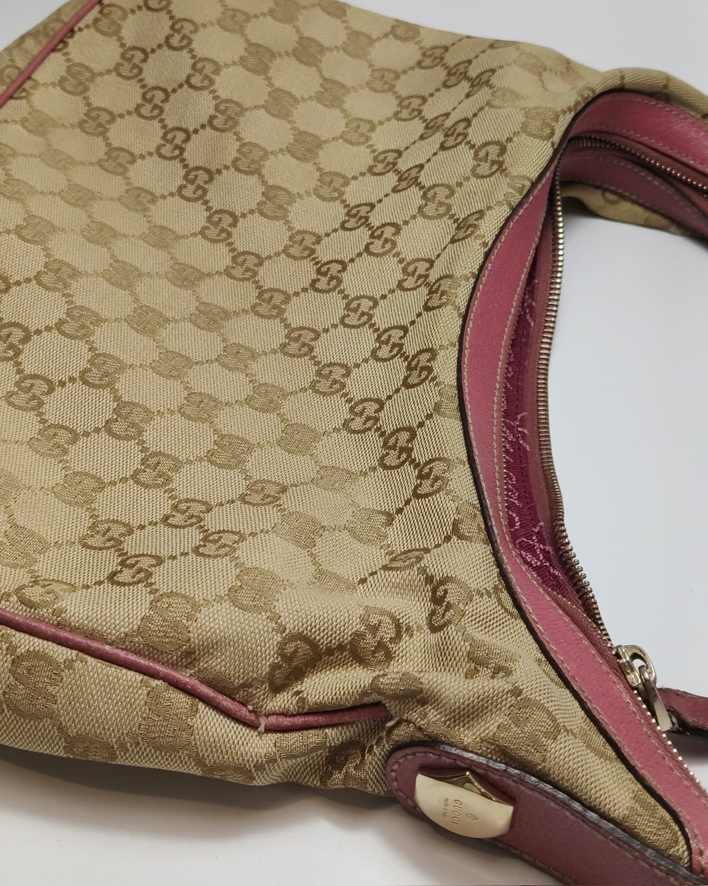 Gucci Hobo Bag Pink Details