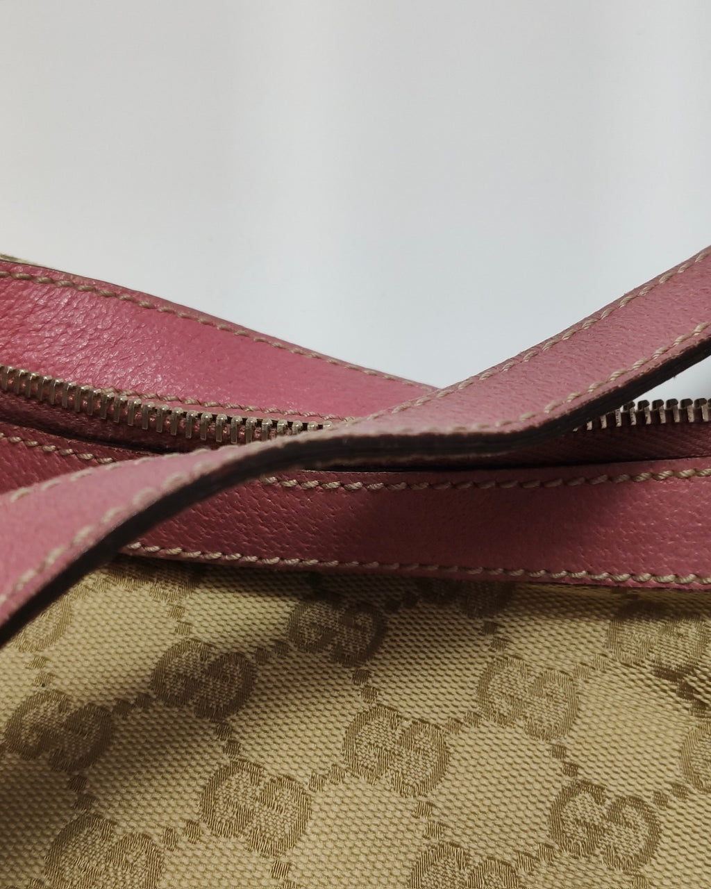 Gucci Hobo Bag Pink Details